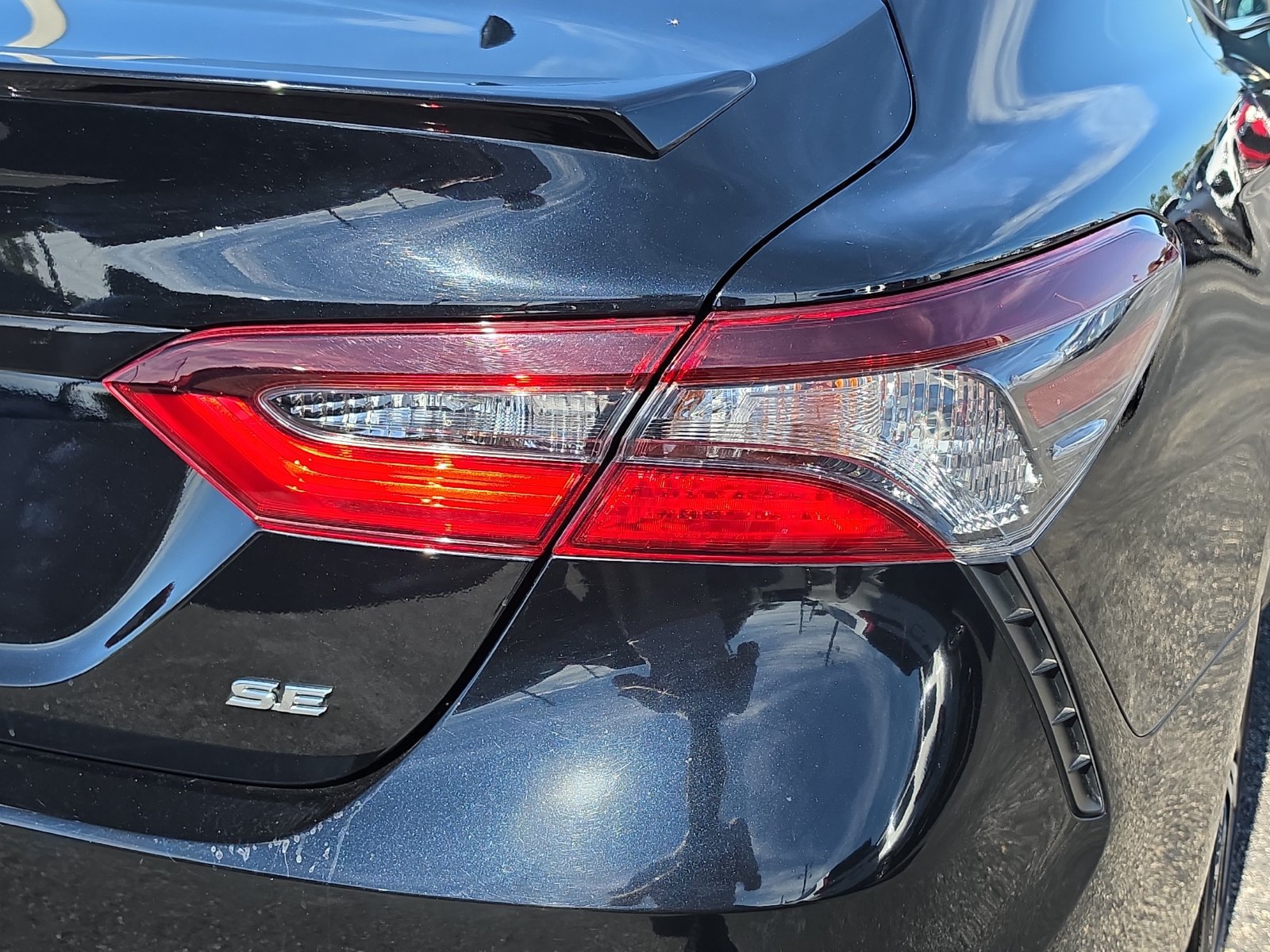 Used 2021 Toyota Camry SE FWD image 8