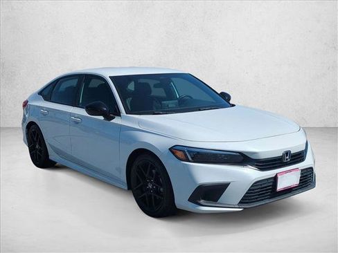 Used 2023 Honda Civic Sport image 3