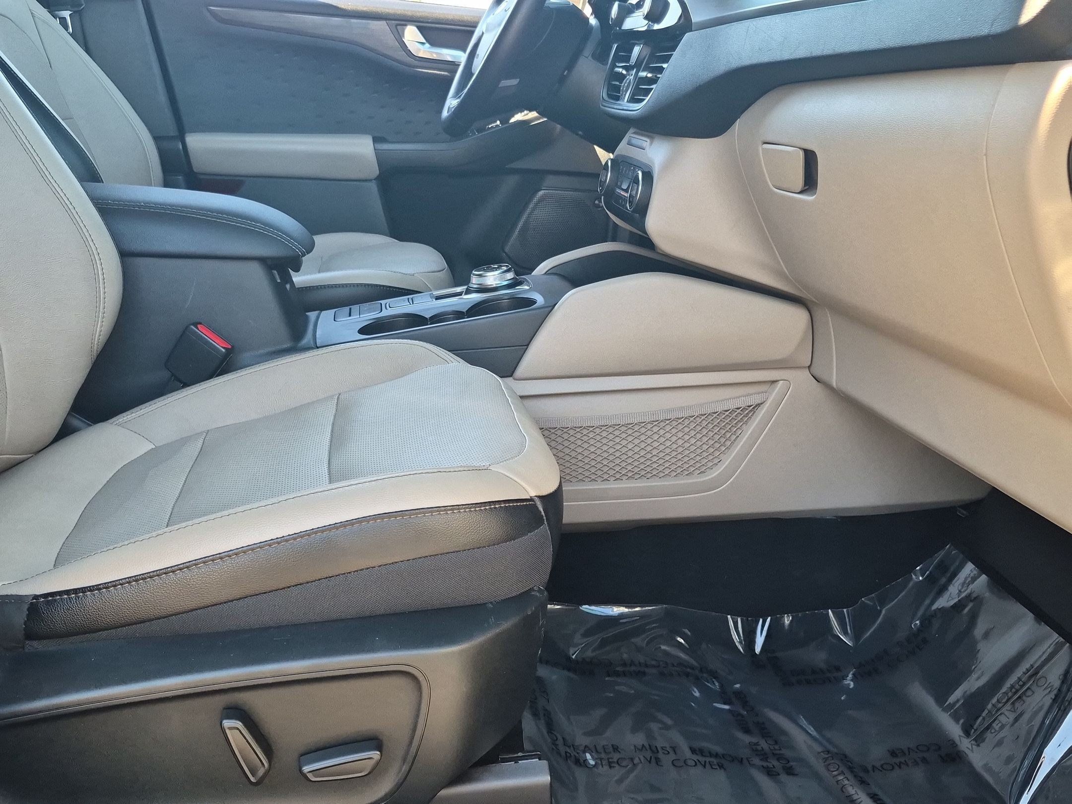 Used 2020 Ford Escape Titanium FWD image 27