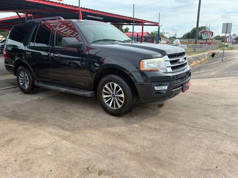 Used 2015 Ford Expedition XLT w/ Equipment Group 201A RWD image 5