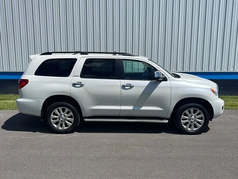 Used 2012 Toyota Sequoia Platinum AWD/4WD image 4
