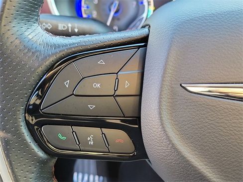 Used 2020 Chrysler Pacifica Limited image 26