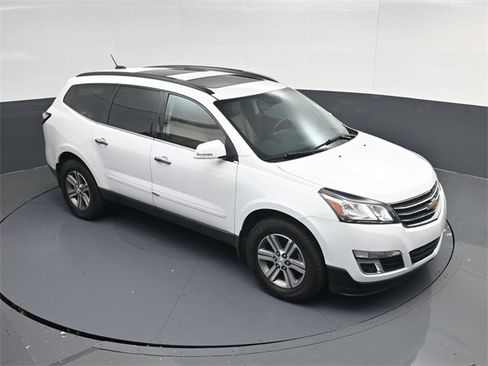 Used 2017 Chevrolet Traverse LT image 43