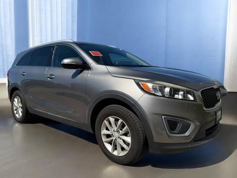 Used 2016 Kia Sorento LX image 20