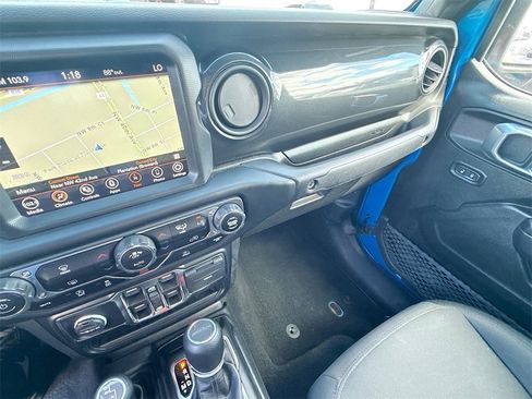 Used 2022 Jeep Gladiator Sport image 24