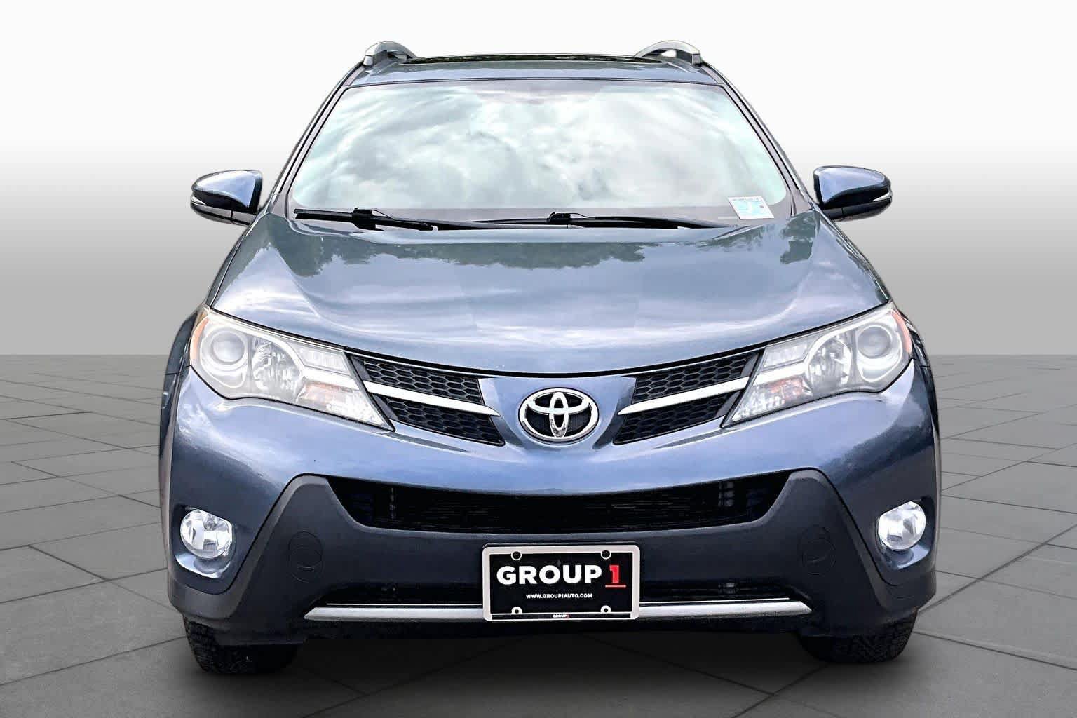 Used 2014 Toyota RAV4 XLE AWD/4WD image 4