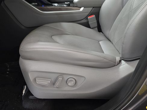 Used 2021 Toyota Highlander Platinum AWD/4WD image 28