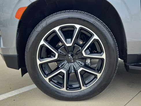 Used 2023 Chevrolet Tahoe RST w/ Sport Performance Package image 12