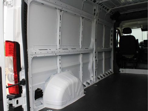 New 2026 RAM ProMaster 2500 w/ Premium Convenience Group FWD image 31