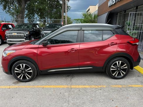 Used 2018 Nissan Kicks SR w/ Exterior Electronics Package FWD image 5