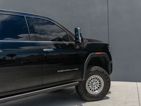 Used 2025 GMC Sierra 2500 Denali w/ Denali Reserve Package AWD/4WD image 45