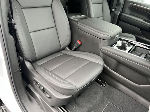 New 2026 Chevrolet Suburban LT w/ Comfort Package image 26