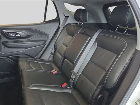 Used 2022 GMC Terrain SLT w/ Infotainment Package II image 15
