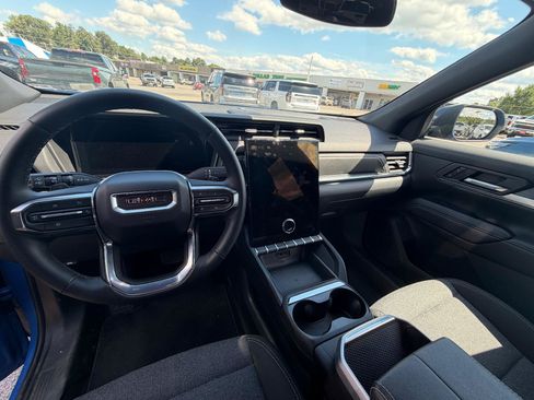 Used 2026 GMC Terrain Elevation AWD/4WD image 9