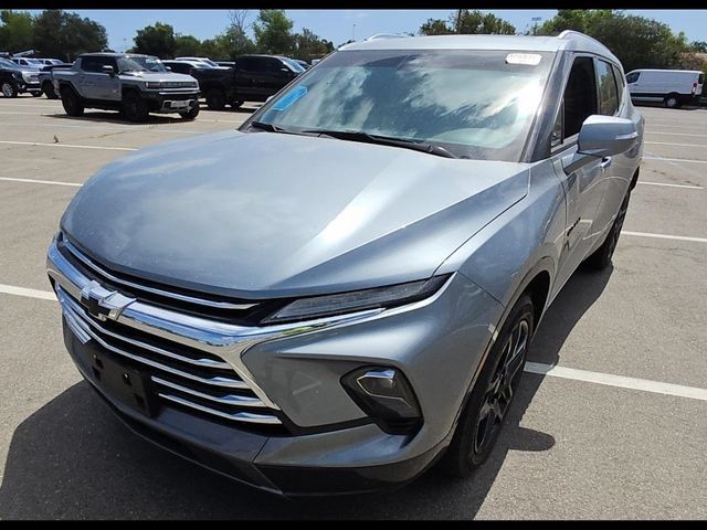 Used 2025 Chevrolet Blazer Premier w/ Enhanced Convenience Package FWD image 3