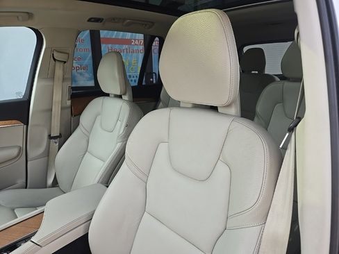 Used 2021 Volvo XC90 T6 Momentum image 34