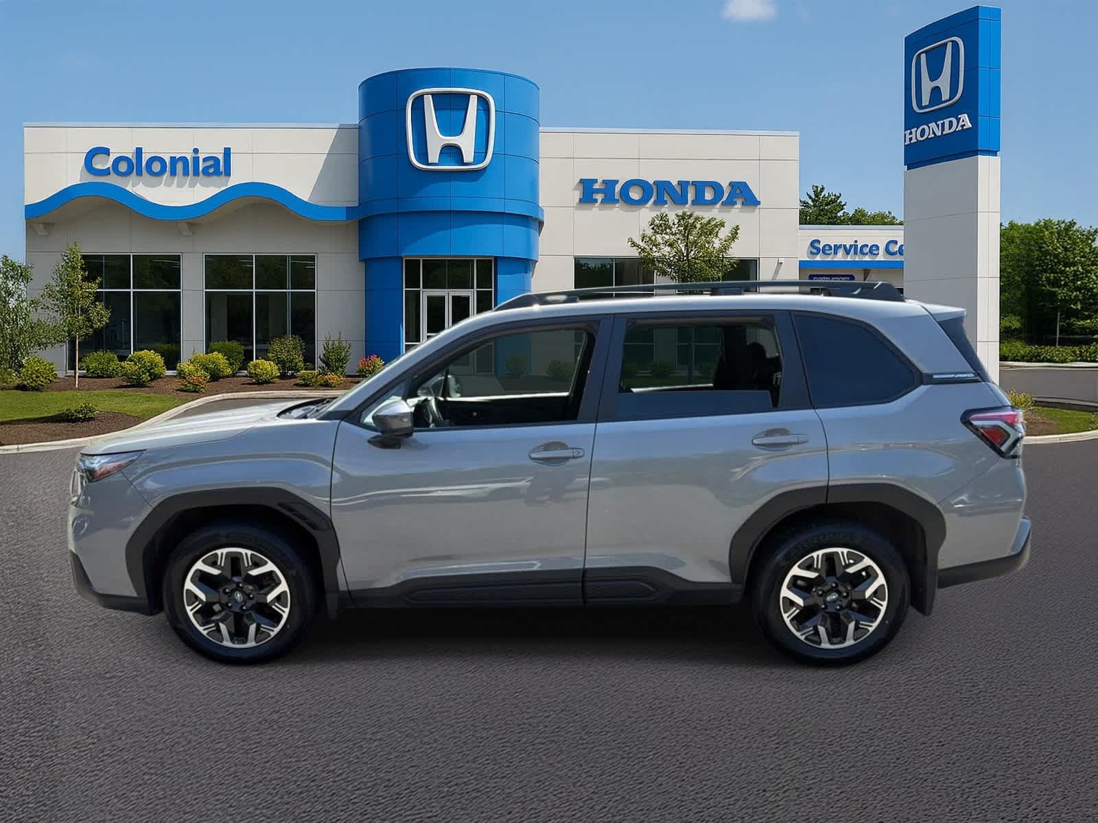 Used 2025 Subaru Forester Premium AWD/4WD image 3