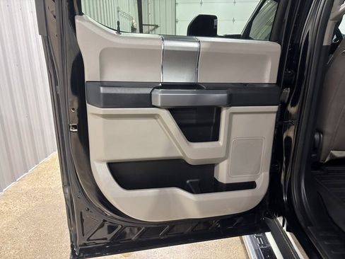 Used 2022 Ford F250 XLT w/ XLT Premium Package image 23