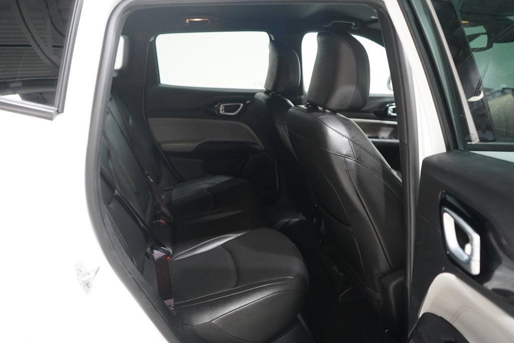 Used 2025 Jeep Compass Limited AWD/4WD image 31