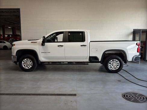 Used 2021 Chevrolet Silverado 3500 W/T w/ Gooseneck/5TH Wheel Package AWD/4WD image 2