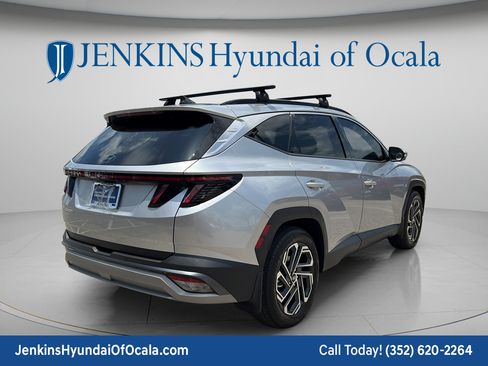 Used 2025 Hyundai Tucson Limited FWD image 3