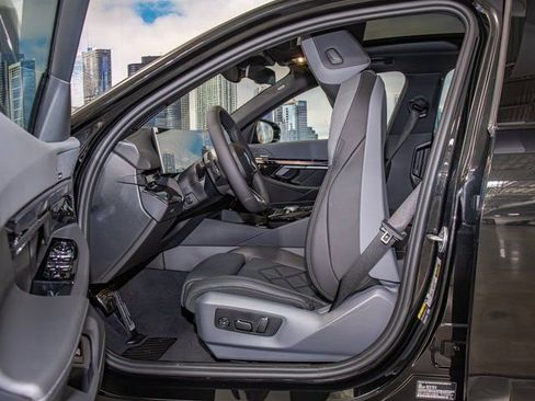 New 2026 BMW 550e xDrive w/ Premium Package image 20