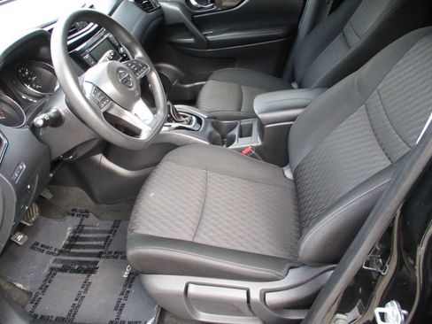 Used 2018 Nissan Rogue S AWD/4WD image 5
