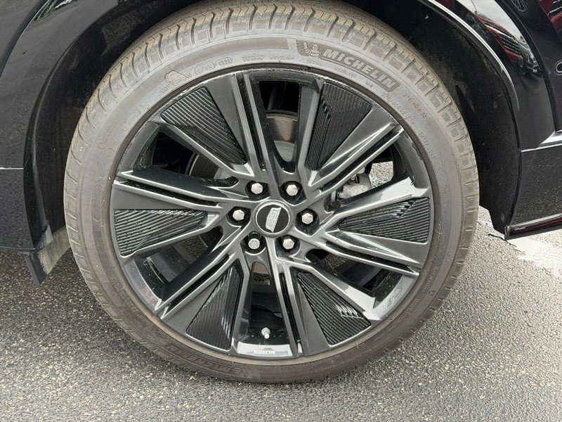 Used 2024 Cadillac Lyriq Sport AWD/4WD image 7