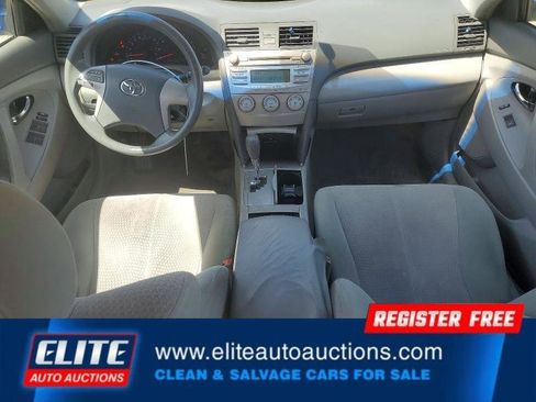 Used 2010 Toyota Camry LE FWD image 15