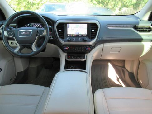 Used 2021 GMC Acadia Denali w/ Denali Technology Package FWD image 12