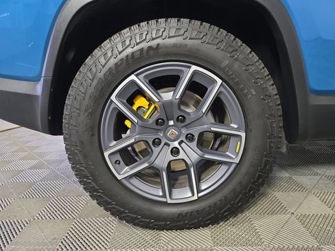 Used 2023 Rivian R1S Adventure AWD/4WD image 12