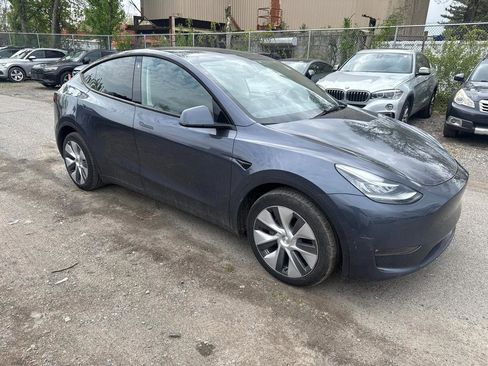 Used 2023 Tesla Model Y Long Range AWD/4WD image 3