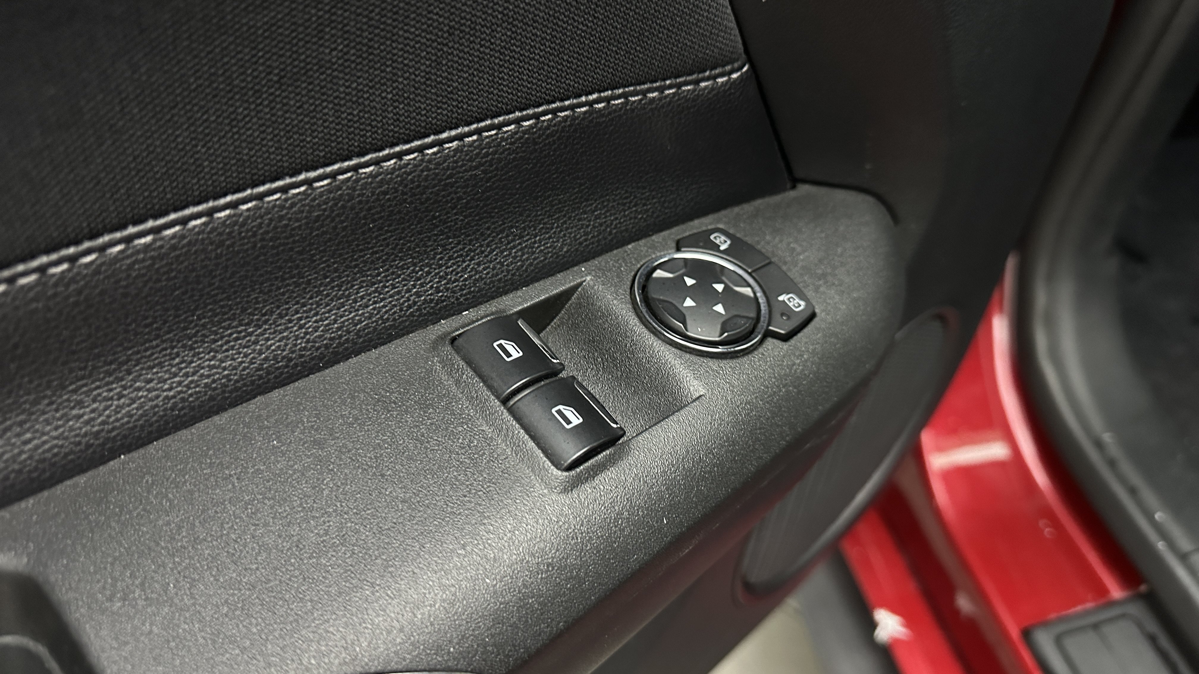 Used 2020 Ford Mustang Coupe RWD image 12