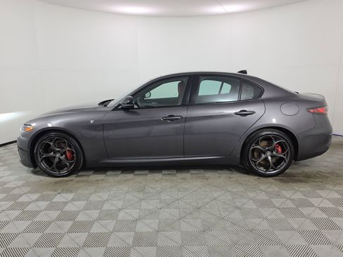 Used 2024 Alfa Romeo Giulia Ti w/ Performance Driving Package RWD image 4