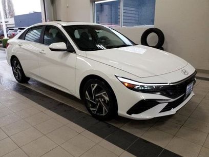 New 2025 Hyundai Elantra SEL