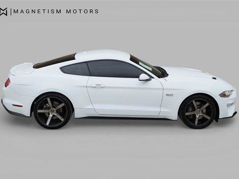 Used 2019 Ford Mustang GT RWD image 2