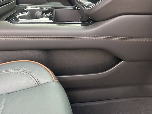 Used 2025 GMC Yukon XL AT4 w/ AT4 Premium Plus Package image 56