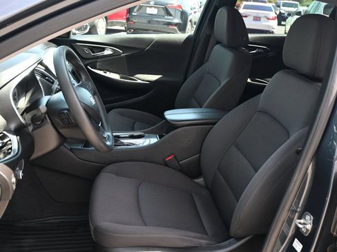 Used 2021 Chevrolet Malibu LT FWD image 14