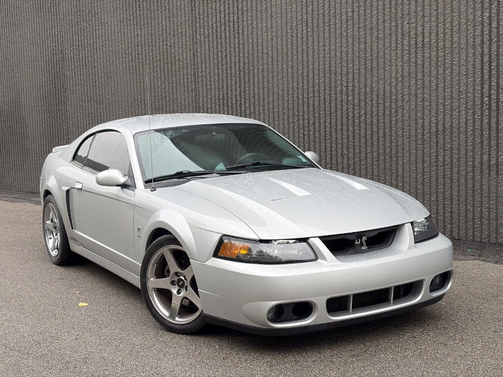 Used 2004 Ford Mustang Cobra RWD image 9