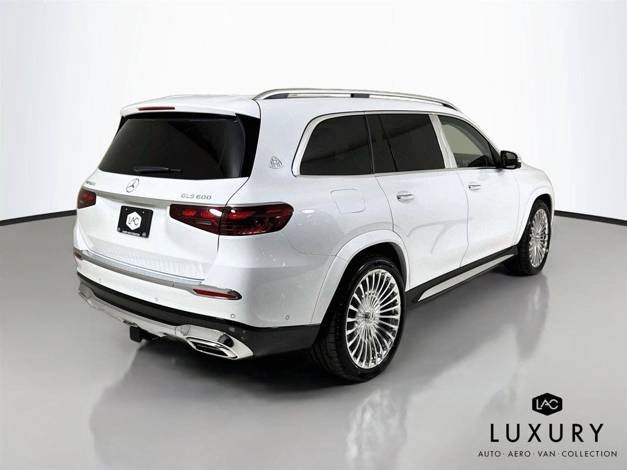 Used 2025 Mercedes-Benz Maybach GLS 600 4MATIC image 6