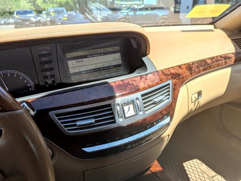 Used 2010 Mercedes-Benz S 550 4MATIC image 20