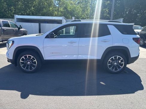 Used 2025 GMC Terrain Elevation w/ Elevation Premium Package AWD/4WD image 4