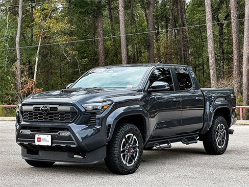 Certified 2025 Toyota Tacoma TRD Off-Road image 4