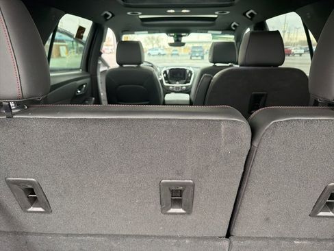 Used 2023 Chevrolet Traverse RS image 12