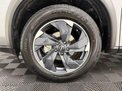 Used 2024 Nissan Rogue SV FWD image 10