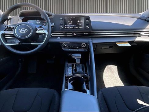 New 2026 Hyundai Elantra Hybrid FWD image 6