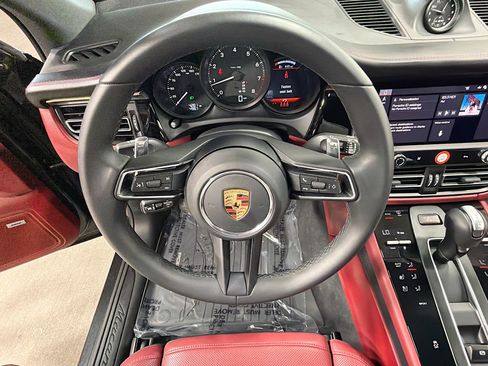 Used 2026 Porsche Macan AWD/4WD image 37