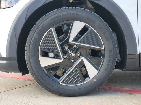 Certified 2025 Hyundai Ioniq 5 SEL image 11