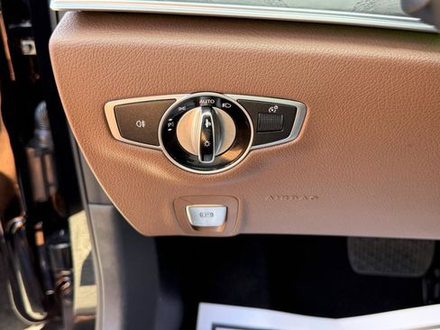 Used 2017 Mercedes-Benz E 300 4MATIC image 18