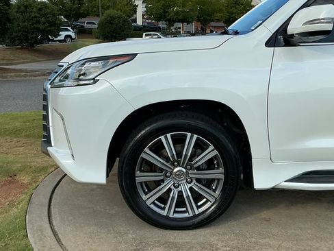 Used 2016 Lexus LX 570 4WD w/ Luxury Package image 13